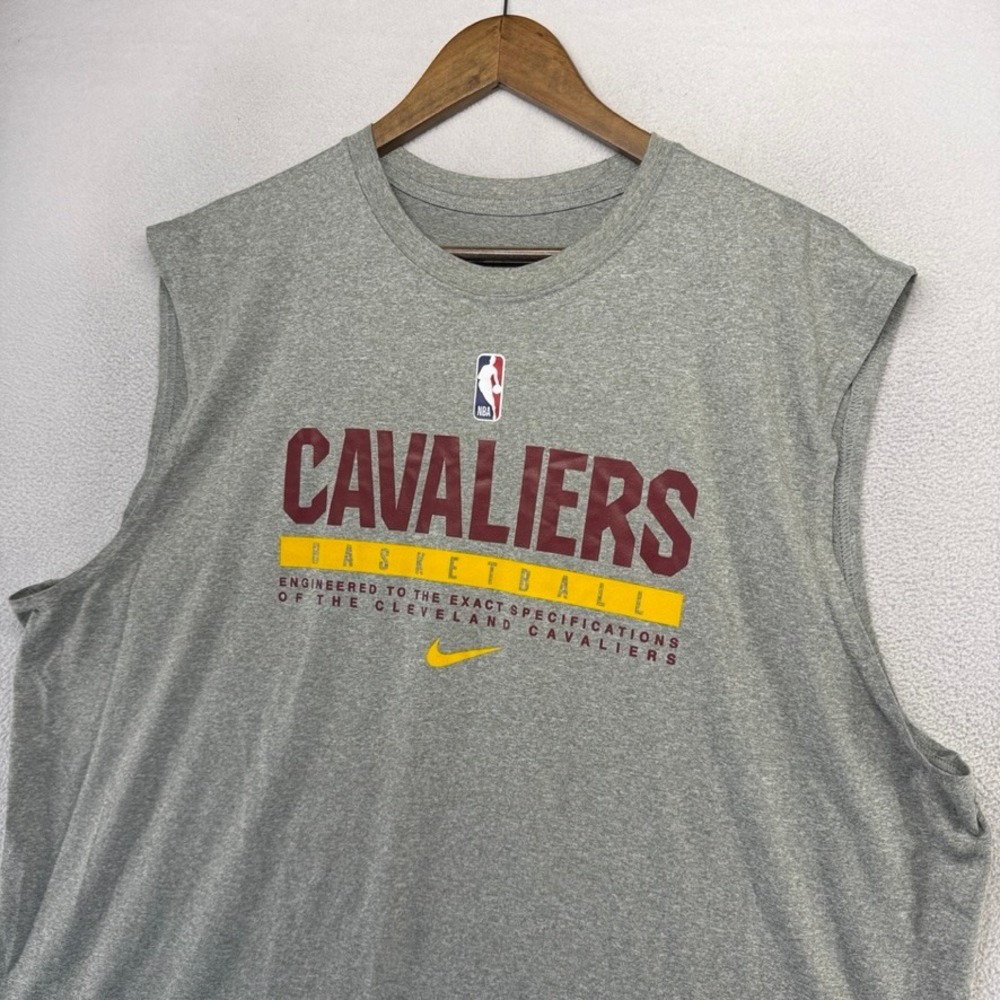 Cleveland Cavaliers Shirt men's 2XL Gray Nike Dri Fit Team Player Issue NBA Tank